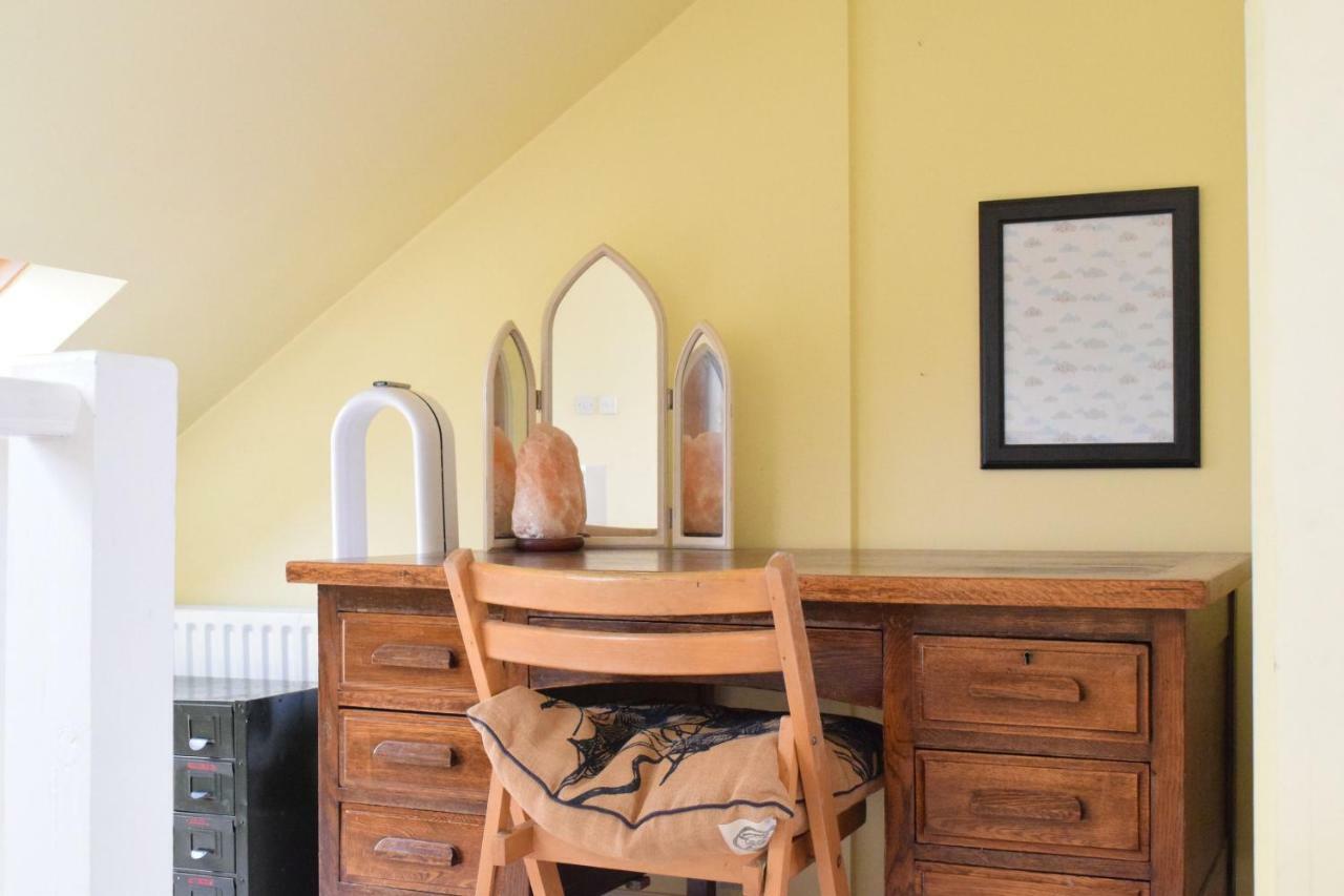 3 Bedroom Family House With A Superb Kitchen And Garden London Eksteriør bilde