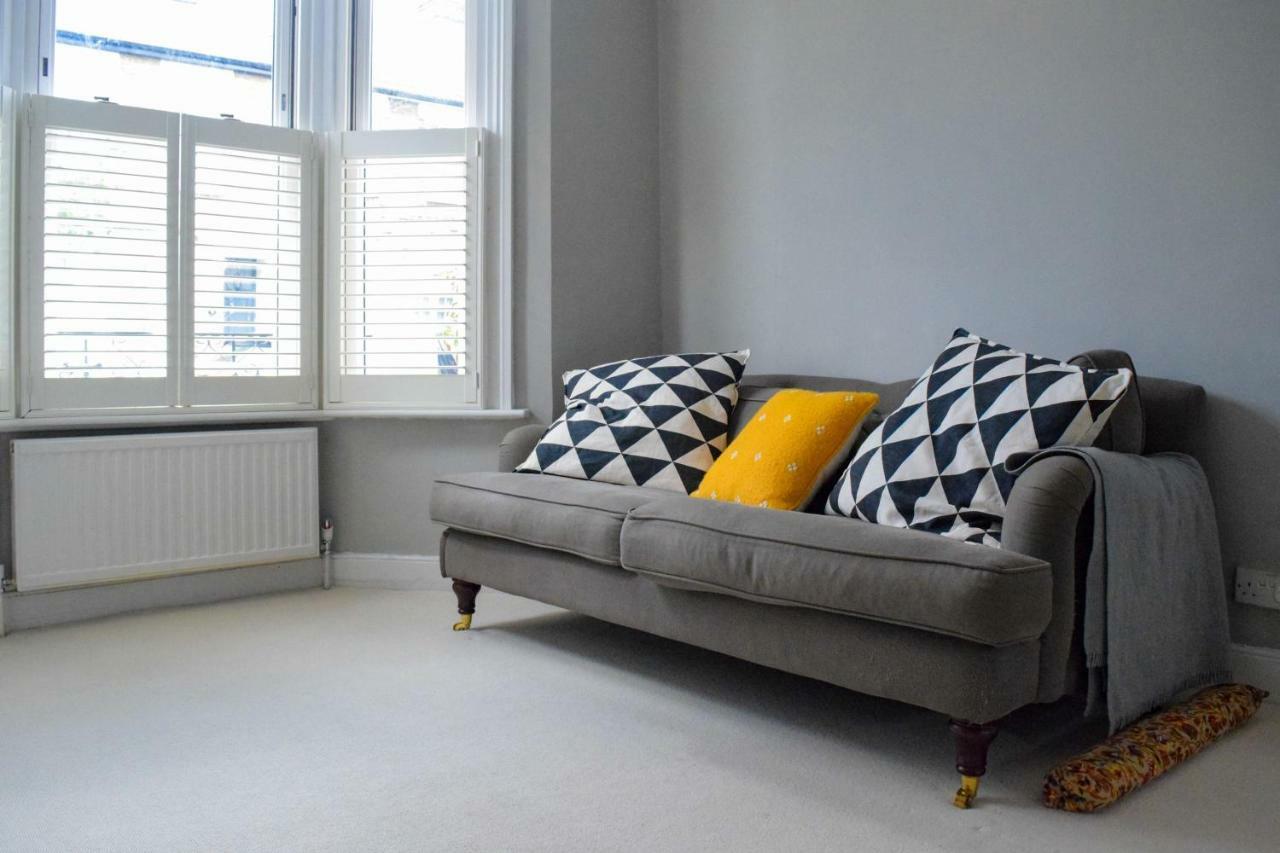 3 Bedroom Family House With A Superb Kitchen And Garden London Eksteriør bilde