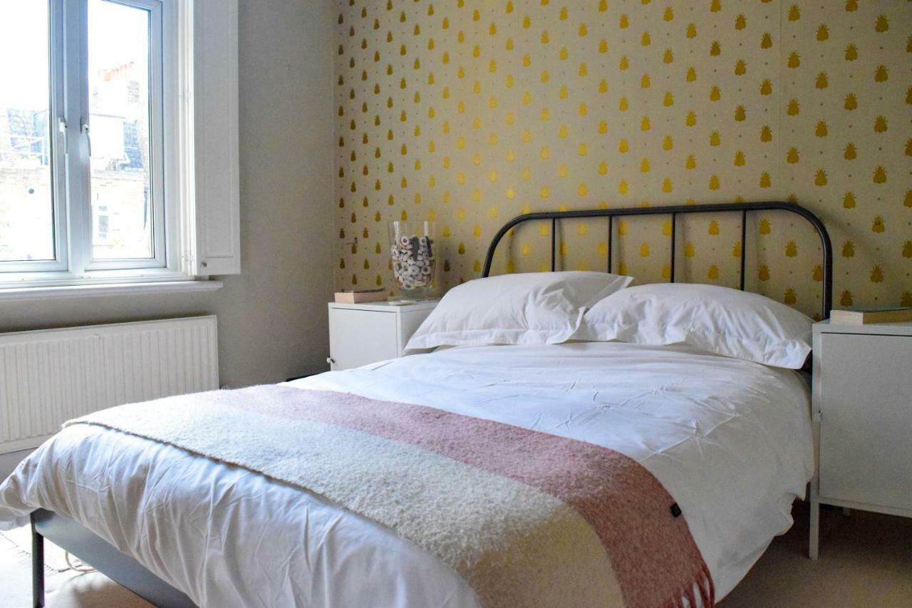 3 Bedroom Family House With A Superb Kitchen And Garden London Eksteriør bilde